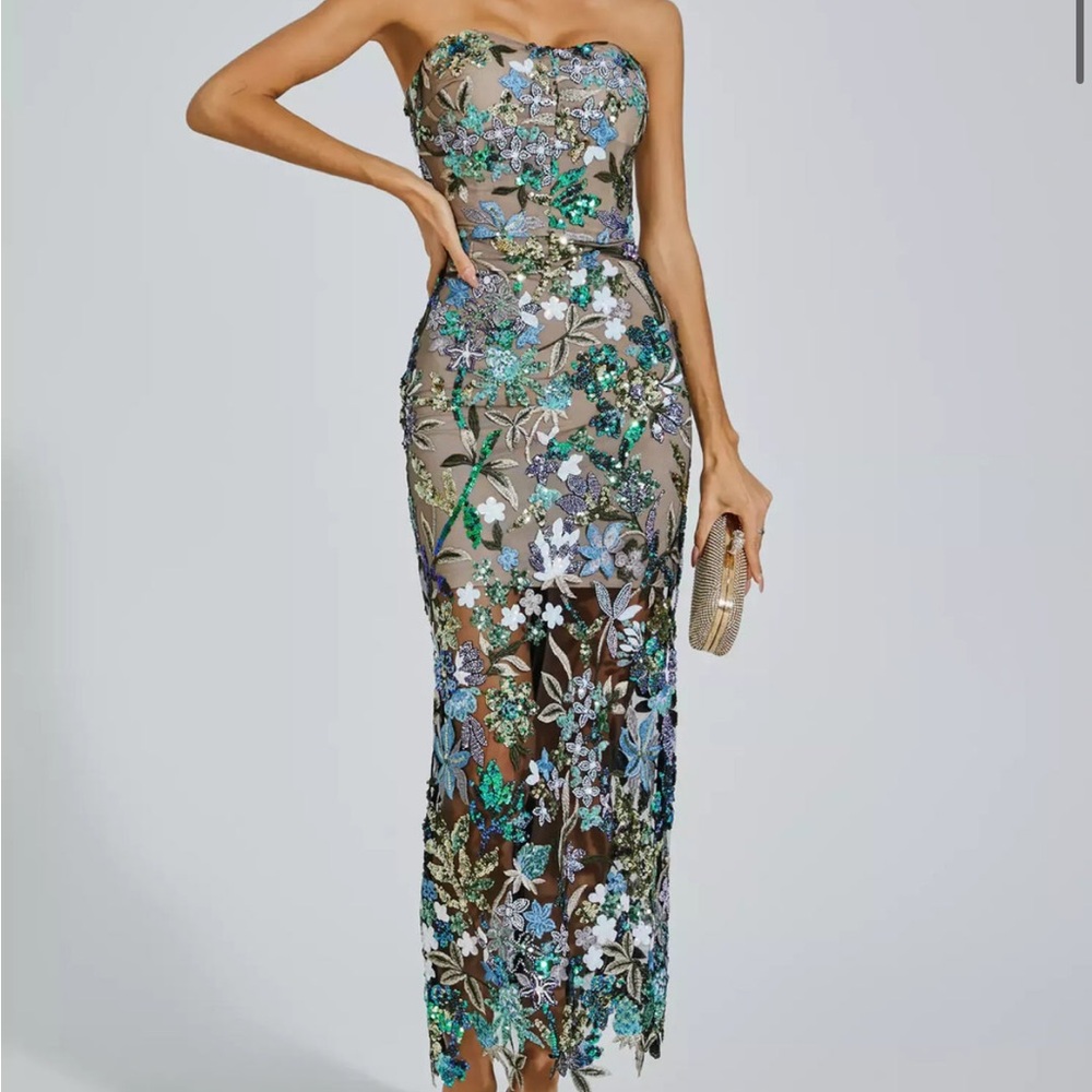 ALISSA MAXI DRESS size 6!